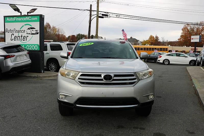 2012 Toyota Highlander - Image 2 of 10