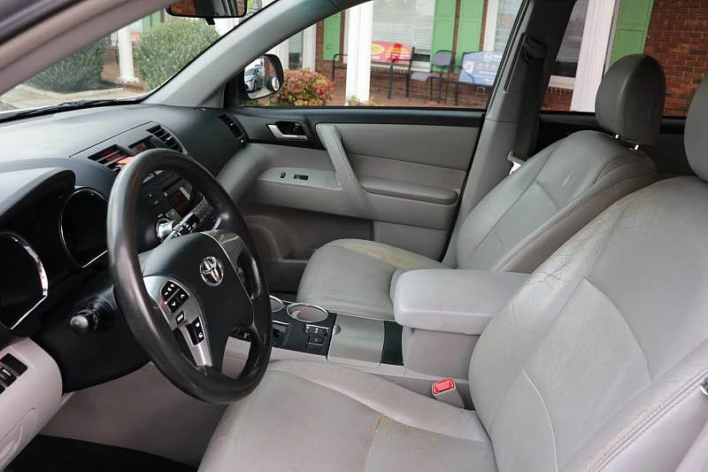 2012 Toyota Highlander - Image 7 of 10