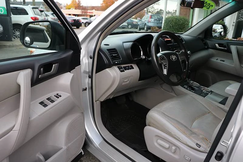 2012 Toyota Highlander - Image 6 of 10