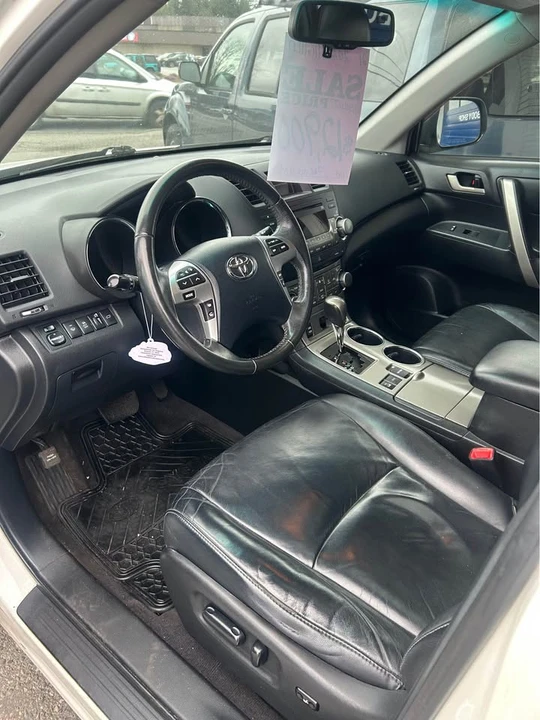 2012 Toyota Highlander - Image 4 of 8