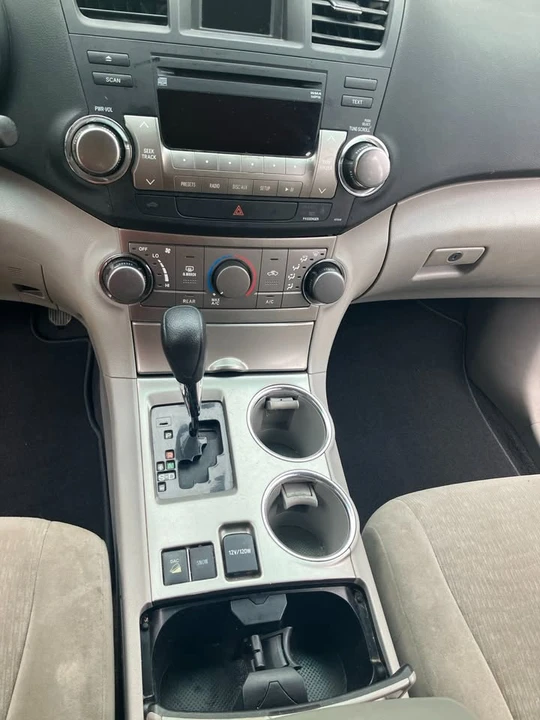 2012 Toyota Highlander - Image 6 of 9