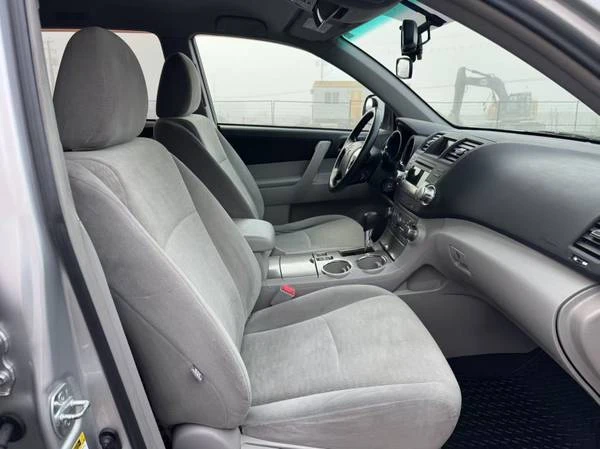 2012 Toyota Highlander - Image 6 of 11