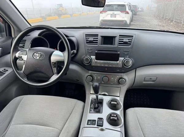 2012 Toyota Highlander - Image 10 of 11