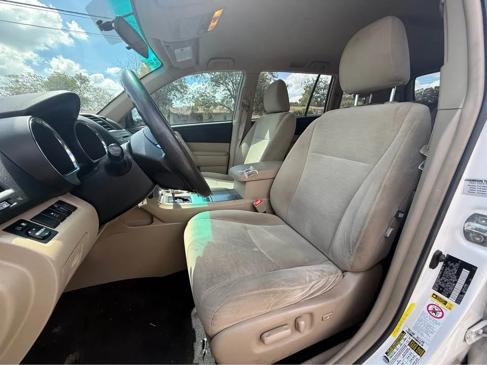 2012 Toyota Highlander - Image 10 of 18
