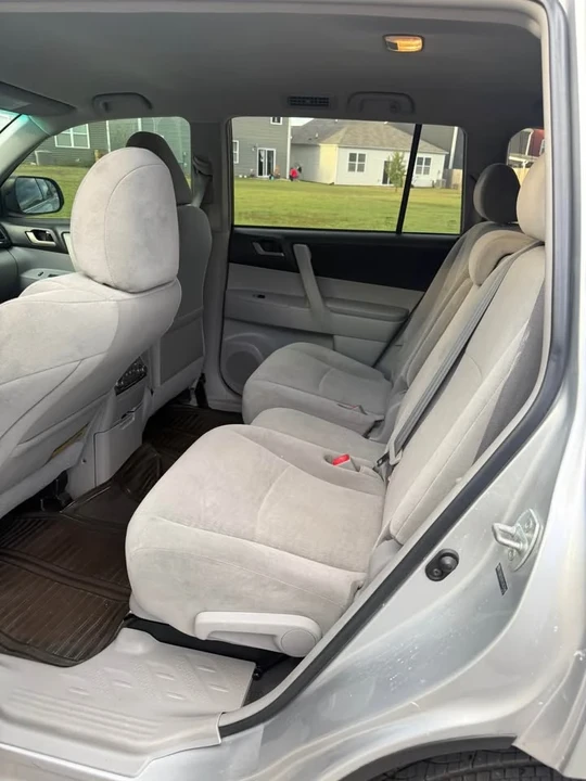 2012 Toyota Highlander - Image 7 of 12