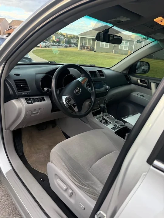 2012 Toyota Highlander - Image 6 of 12