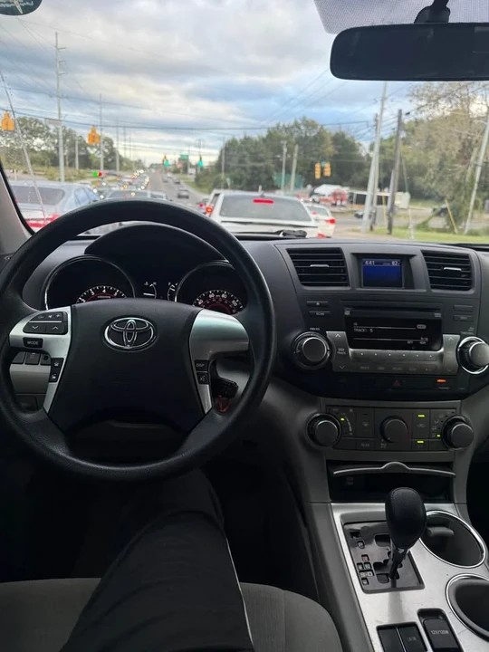 2012 Toyota Highlander - Image 11 of 12