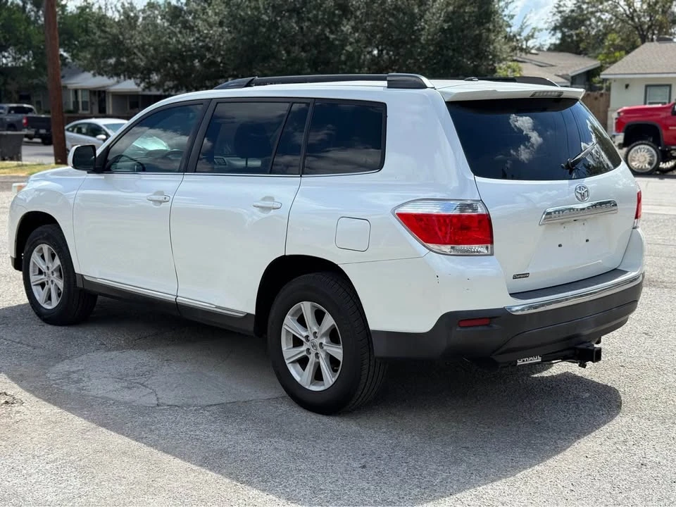 2012 Toyota Highlander - Image 3 of 18