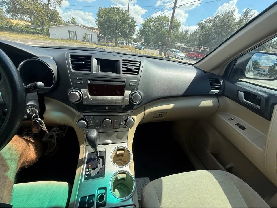 2012 Toyota Highlander - Image 18 of 18