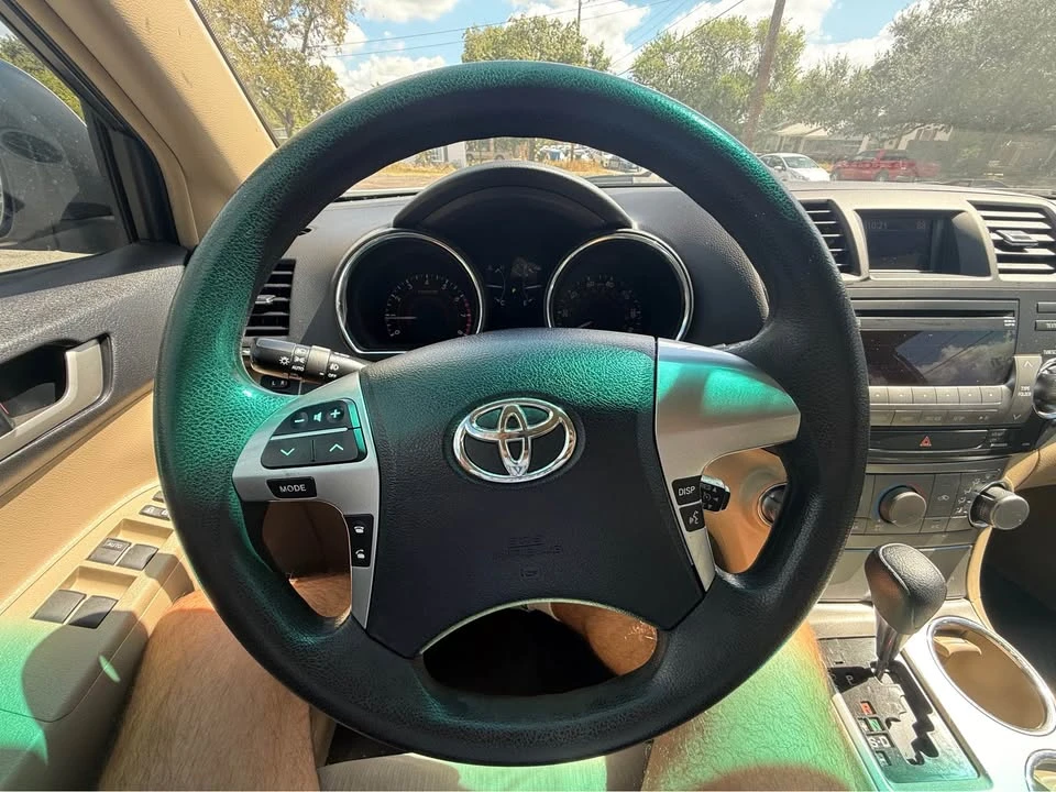 2012 Toyota Highlander - Image 15 of 18