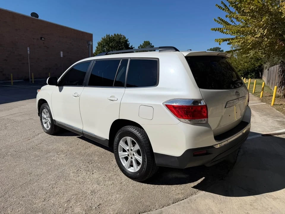 2012 Toyota Highlander - Image 3 of 8