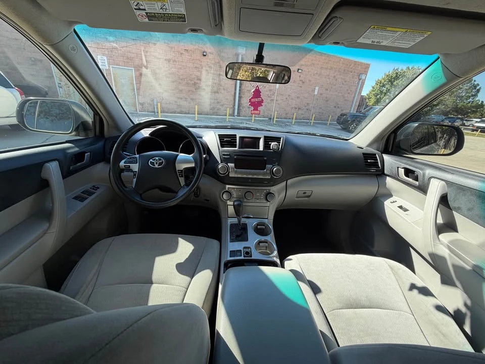 2012 Toyota Highlander - Image 8 of 8