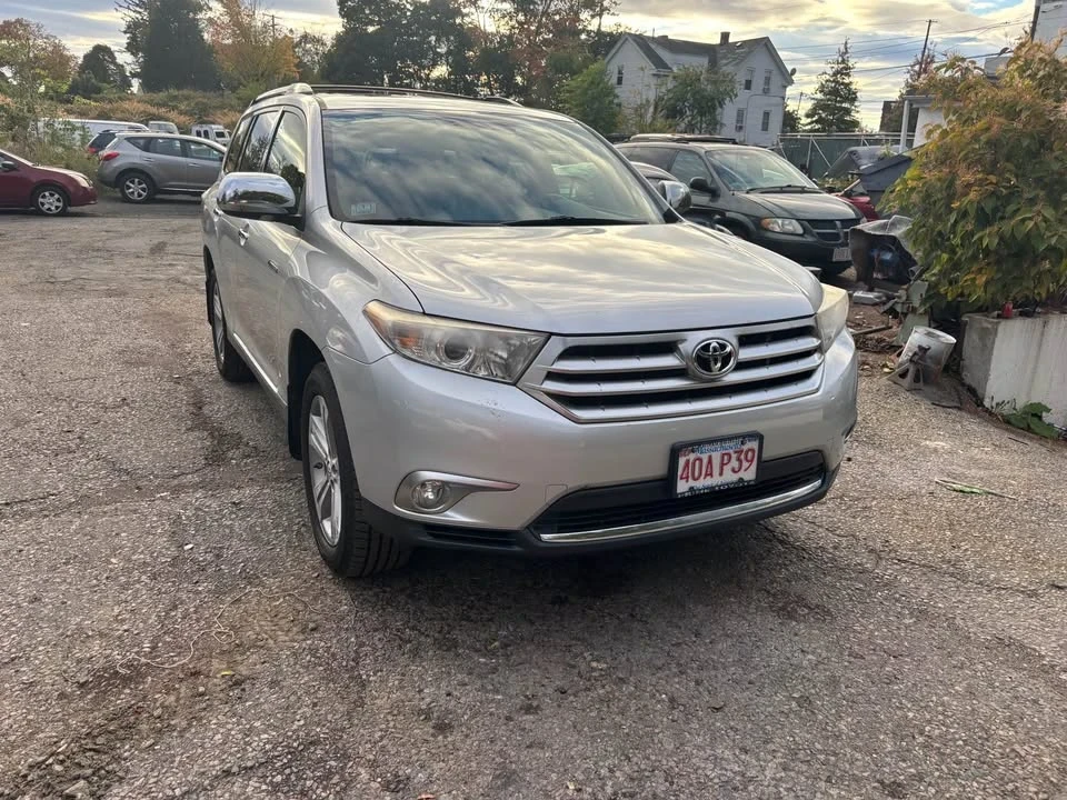 2012 Toyota Highlander - Image 4 of 9