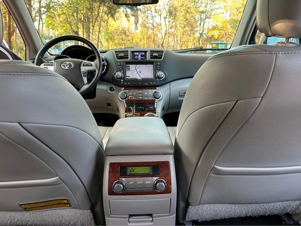 2012 Toyota Highlander - Image 12 of 15