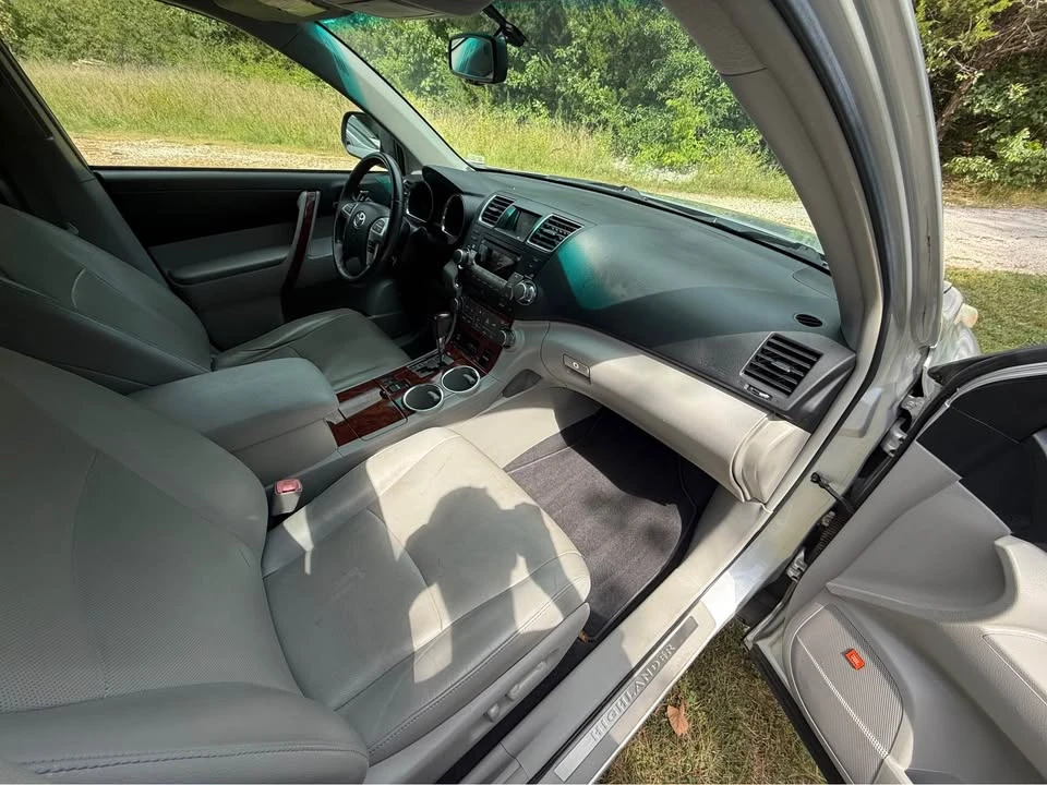 2012 Toyota Highlander - Image 13 of 19