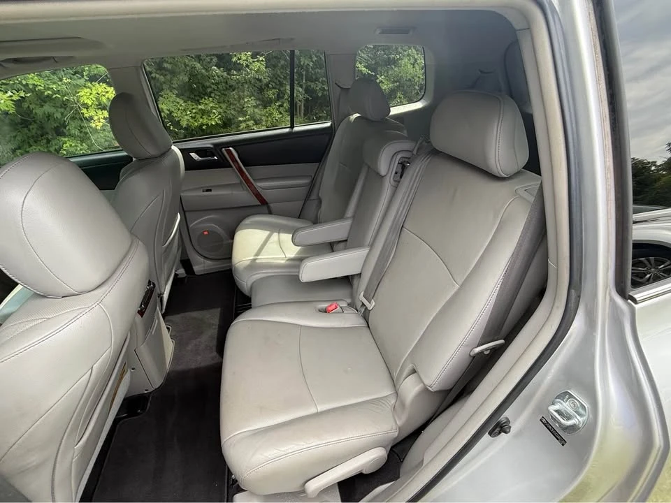 2012 Toyota Highlander - Image 15 of 19
