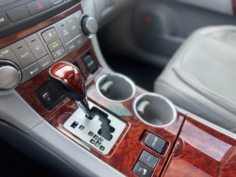 2012 Toyota Highlander - Image 13 of 15