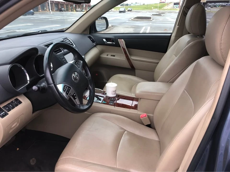 2012 Toyota Highlander - Image 11 of 18