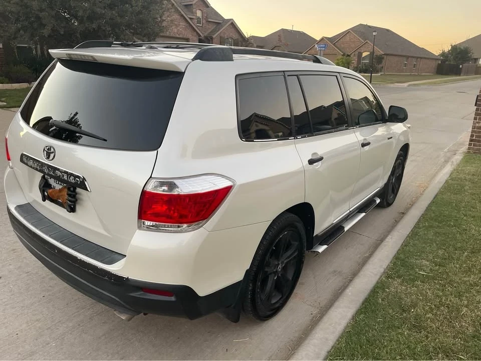2012 Toyota Highlander - Image 10 of 10