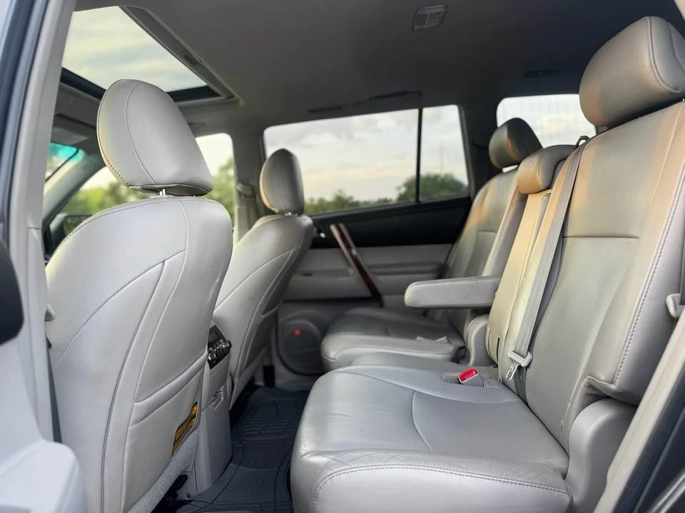 2012 Toyota Highlander - Image 10 of 15