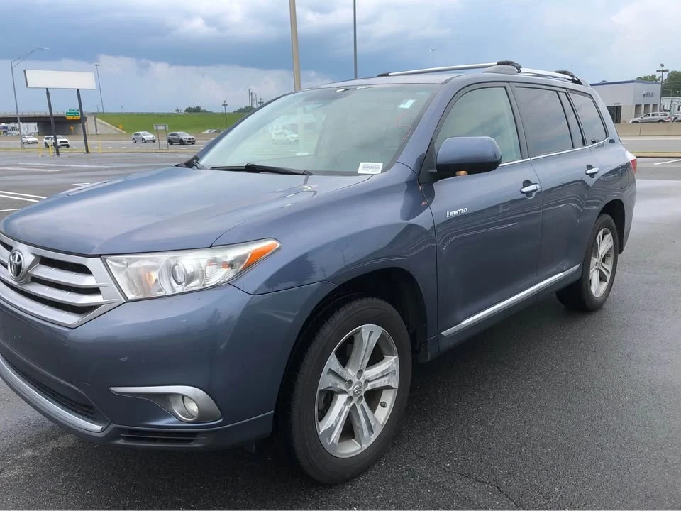 2012 Toyota Highlander - Image 2 of 18