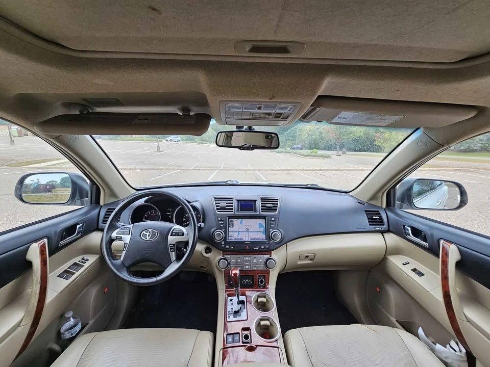 2012 Toyota Highlander - Image 10 of 18