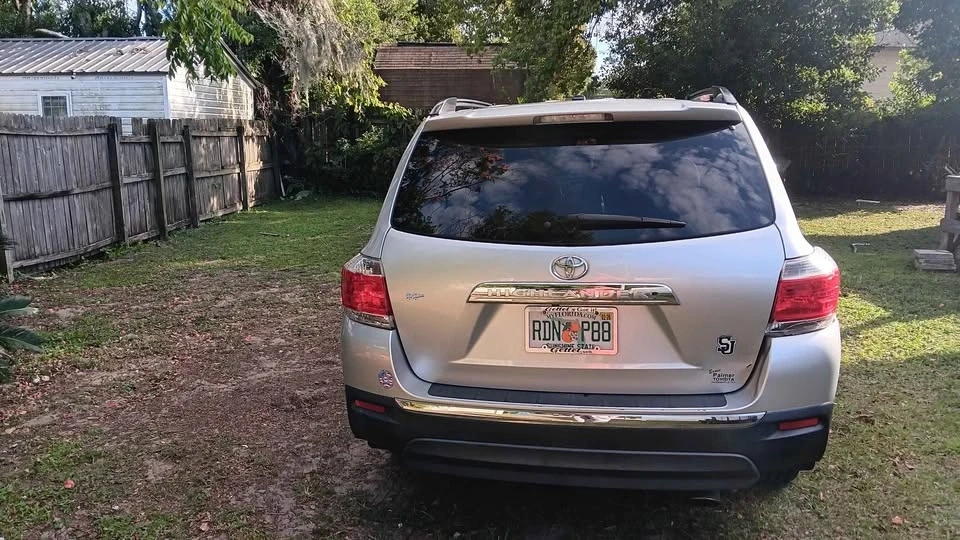 2012 Toyota Highlander - Image 8 of 19