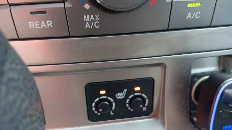 2012 Toyota Highlander - Image 17 of 19