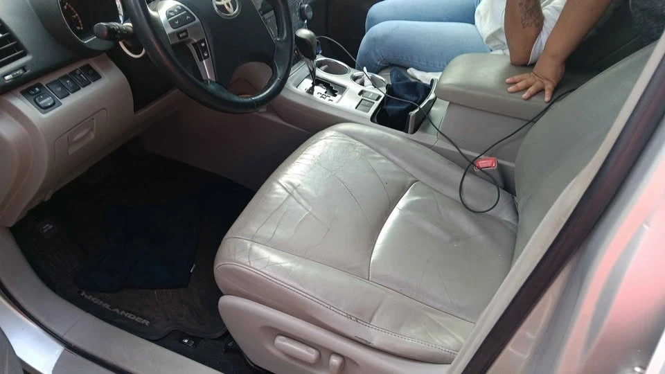 2012 Toyota Highlander - Image 14 of 19