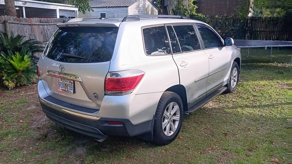 2012 Toyota Highlander - Image 7 of 19