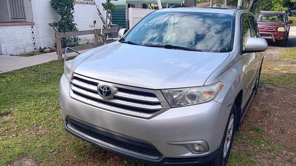 2012 Toyota Highlander - Image 12 of 19