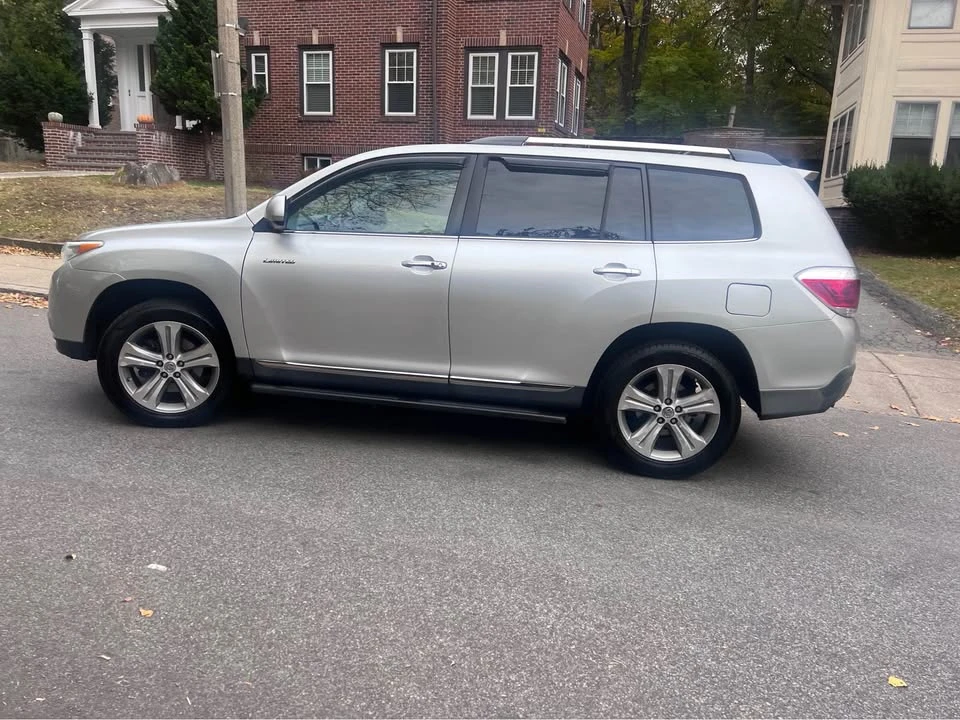 2012 Toyota Highlander - Image 4 of 11