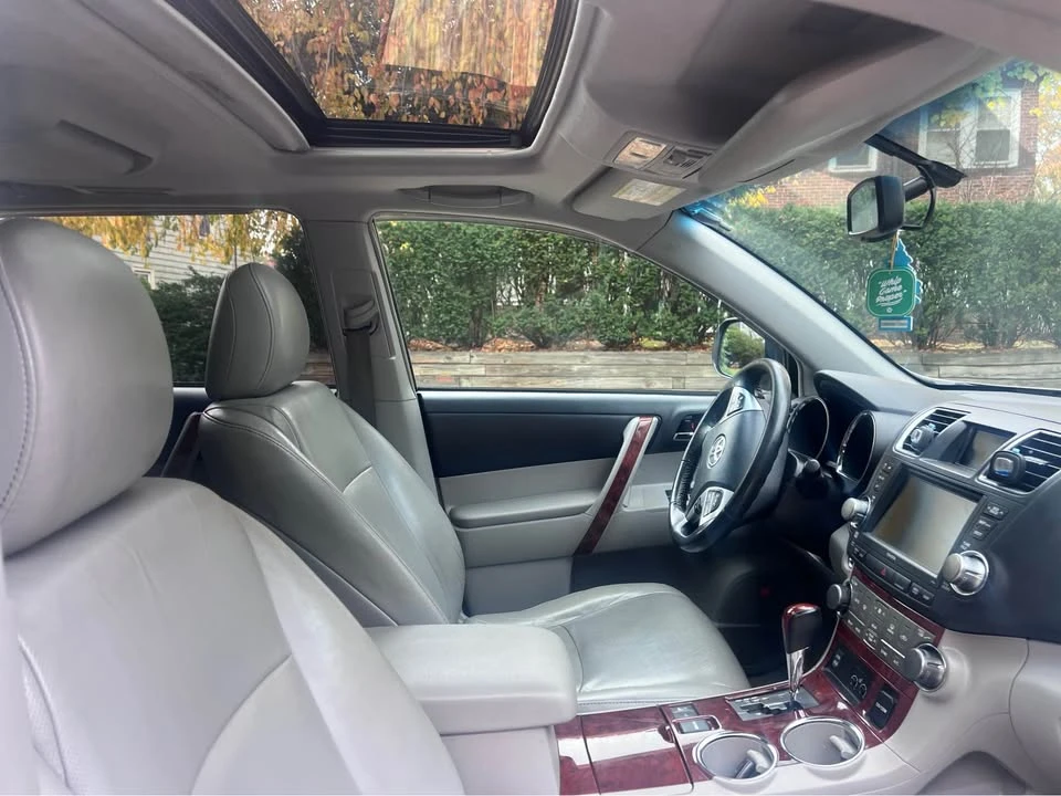 2012 Toyota Highlander - Image 9 of 11