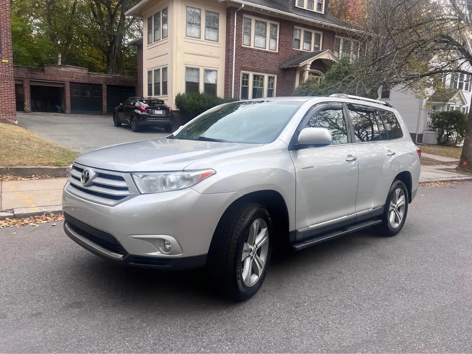 2012 Toyota Highlander - Image 3 of 11