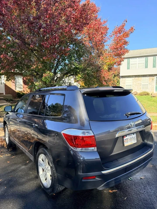 2012 Toyota Highlander - Image 13 of 17