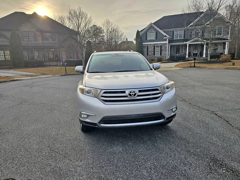 2012 Toyota Highlander - Image 2 of 12