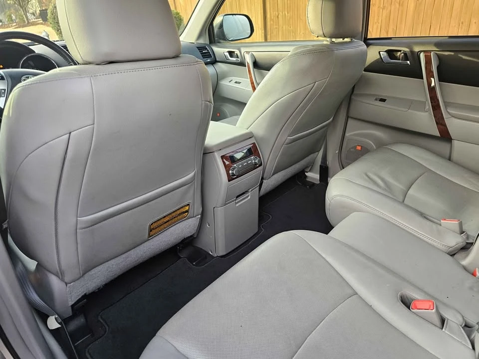 2012 Toyota Highlander - Image 10 of 12