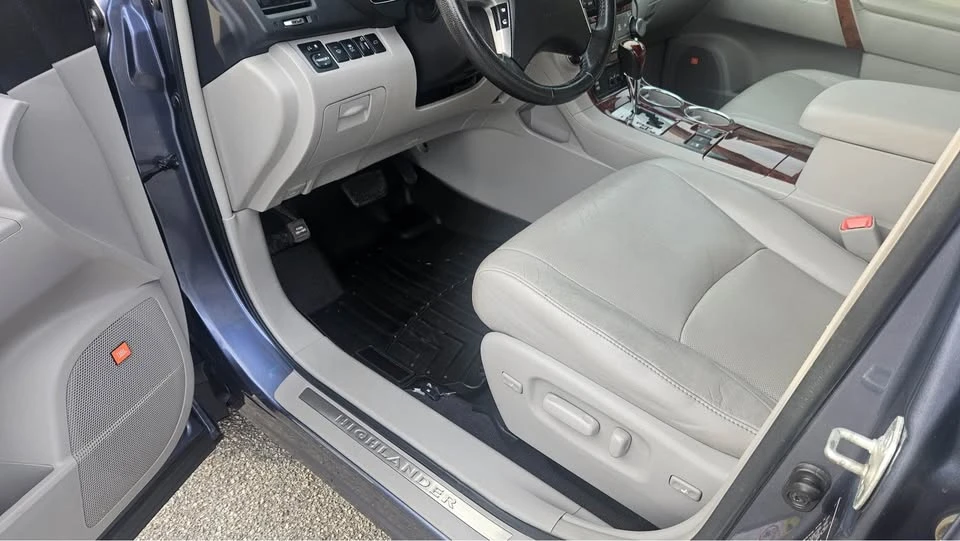 2012 Toyota Highlander - Image 17 of 19