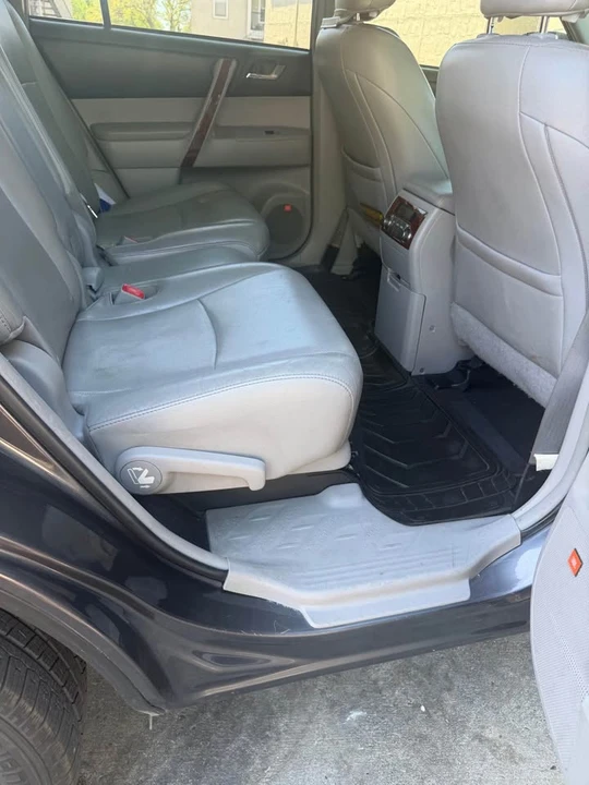 2012 Toyota Highlander - Image 10 of 20