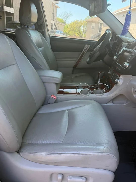 2012 Toyota Highlander - Image 14 of 20