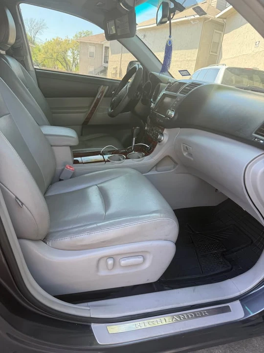 2012 Toyota Highlander - Image 13 of 20