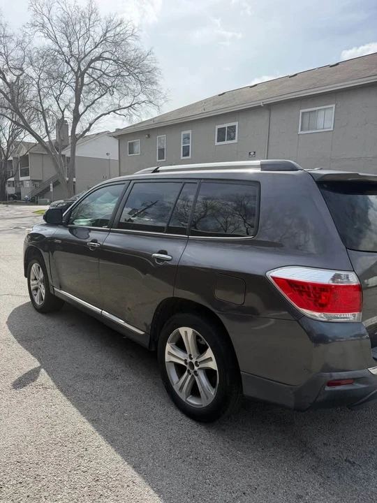 2012 Toyota Highlander - Image 2 of 20