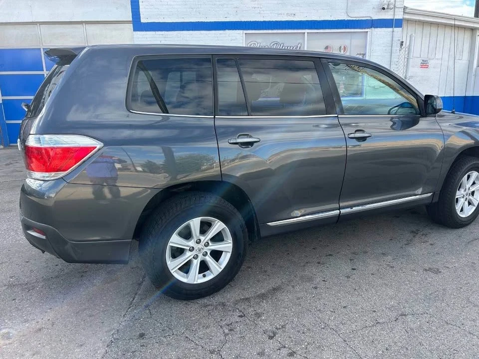 2012 Toyota Highlander - Image 3 of 15