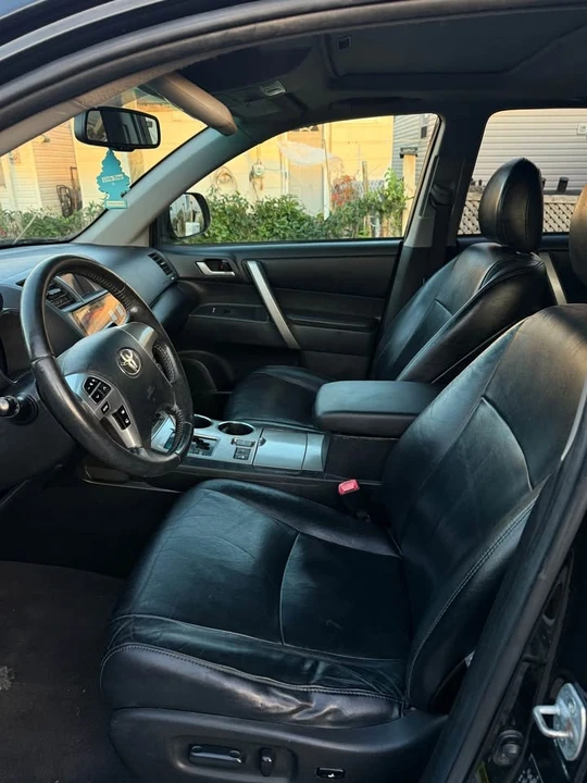 2012 Toyota Highlander - Image 10 of 19