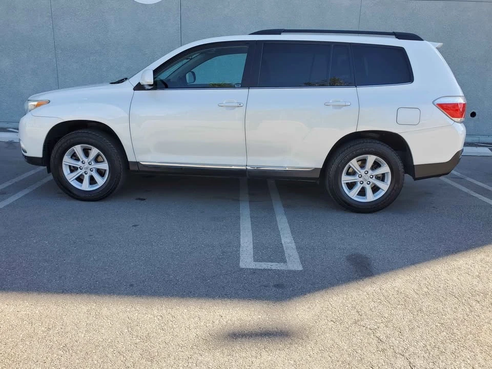 2012 Toyota Highlander - Image 3 of 14
