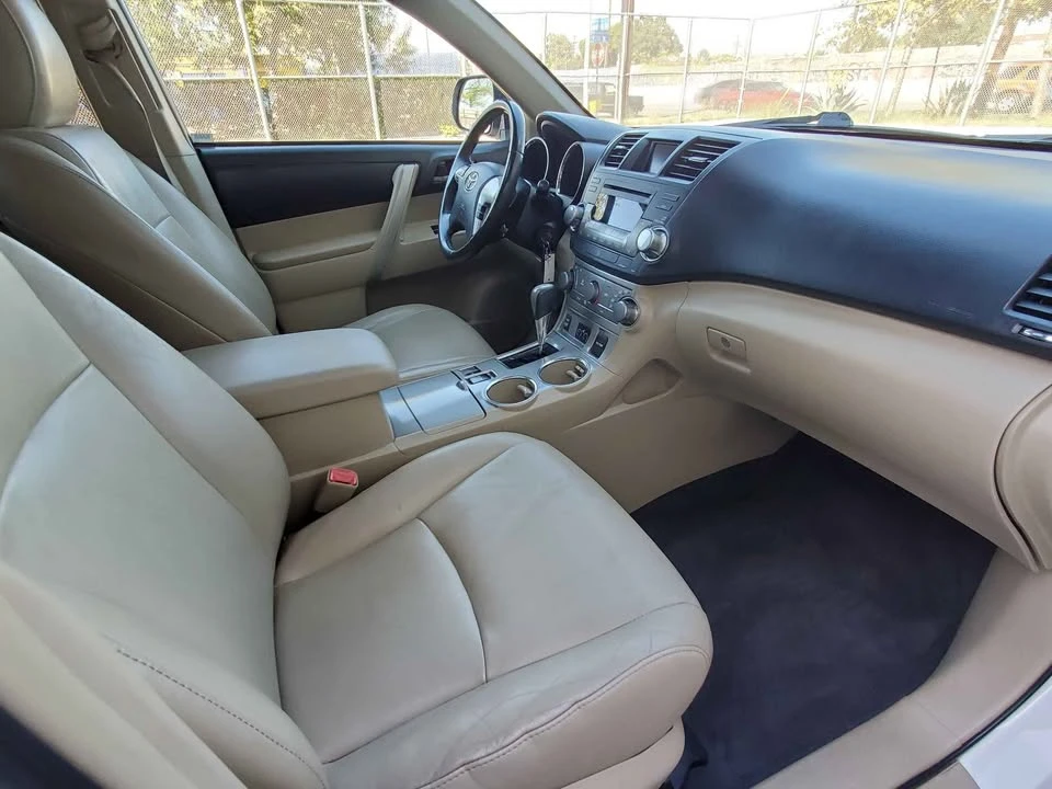 2012 Toyota Highlander - Image 7 of 14