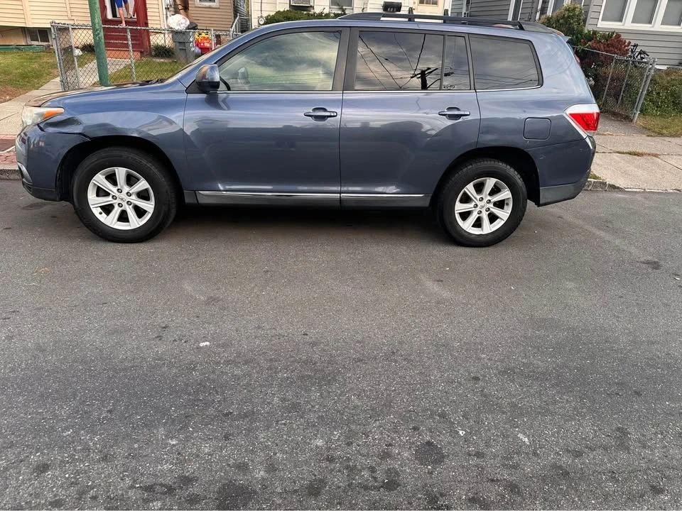 2012 Toyota Highlander - Image 5 of 5