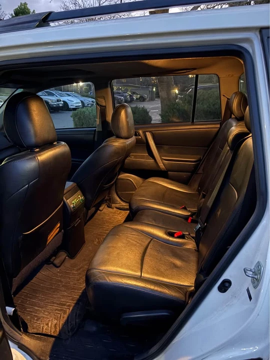 2012 Toyota Highlander - Image 9 of 12