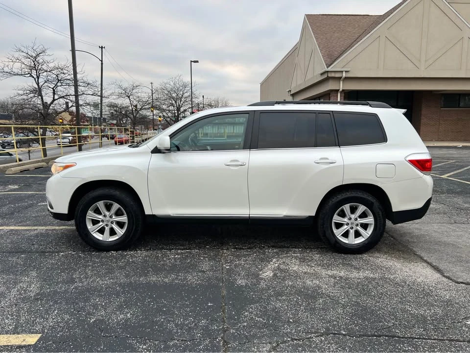 2012 Toyota Highlander - Image 2 of 16
