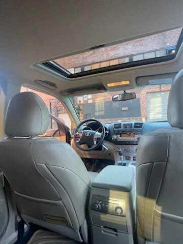2012 Toyota Highlander - Image 6 of 7